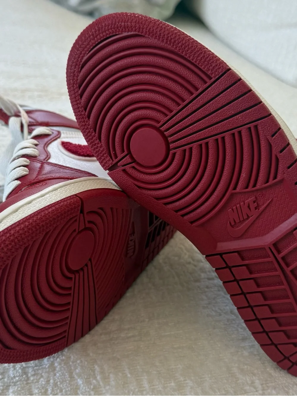 Jordan 1 Retro High OG Nike High-Top Sneaker - Red/White/Grey